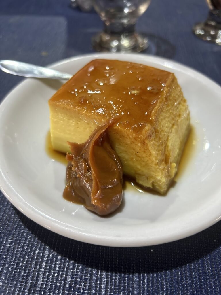 Passeios em Mendoza - Sobremesa tipicamente Argentina servida no La Estancia de Elias: flan com doce de leite.
