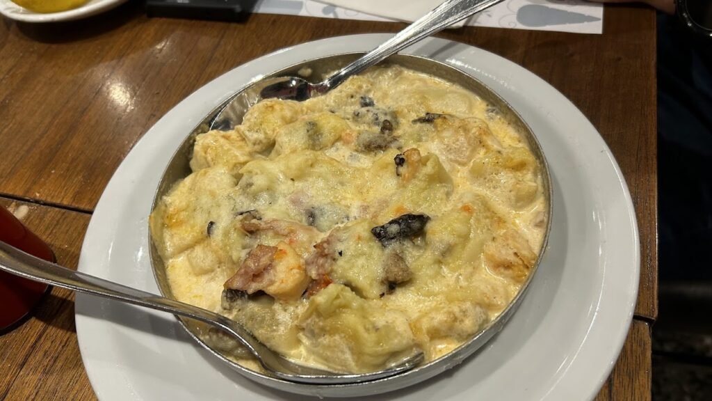 Mais de 10 opções de restaurantes em Mendoza - Montecatini - restaurante italiano com excelente atendimento e comida muito gostosa - desde o couvert até os pratos principais e saladas!