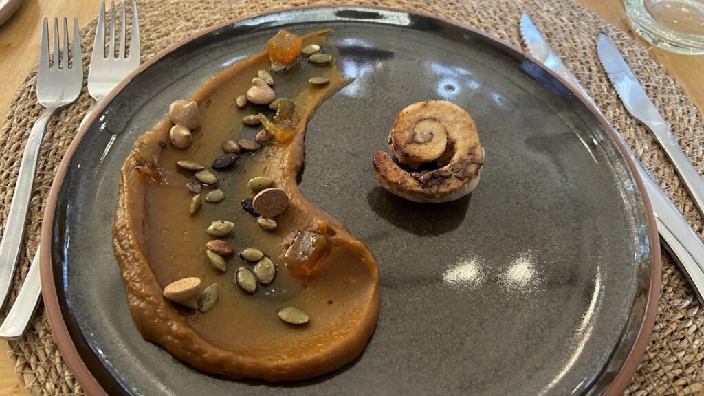 Vinícola em Mendoza: Norton.
Um dos passos do almoço harmonizado da Norton, à base de carne suína, abóbora, alho negro e funcho!