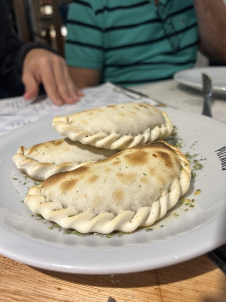 Mais de 10 opções de restaurantes em Mendoza - Pizzaiolo - Restaurante localizado na Sarmiento com cardápio amplo, com várias opções, para qualquer hora do dia!